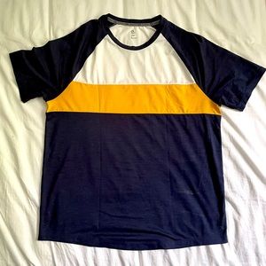 GAP dry fit t-shirt